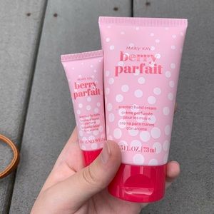 MARY KAY BERRY PARFAIT GIFT SET LOTION LIP BALM
